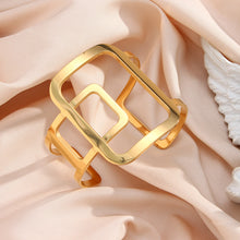 Load image into Gallery viewer, Sculpt Gold Cuff